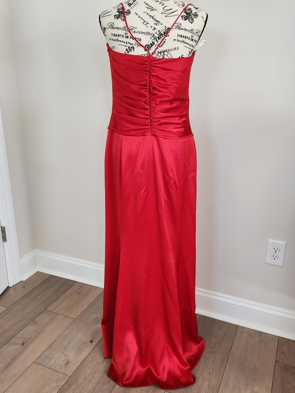 Elie Tahari Red Gown Sz 12 - Picture 4 of 10